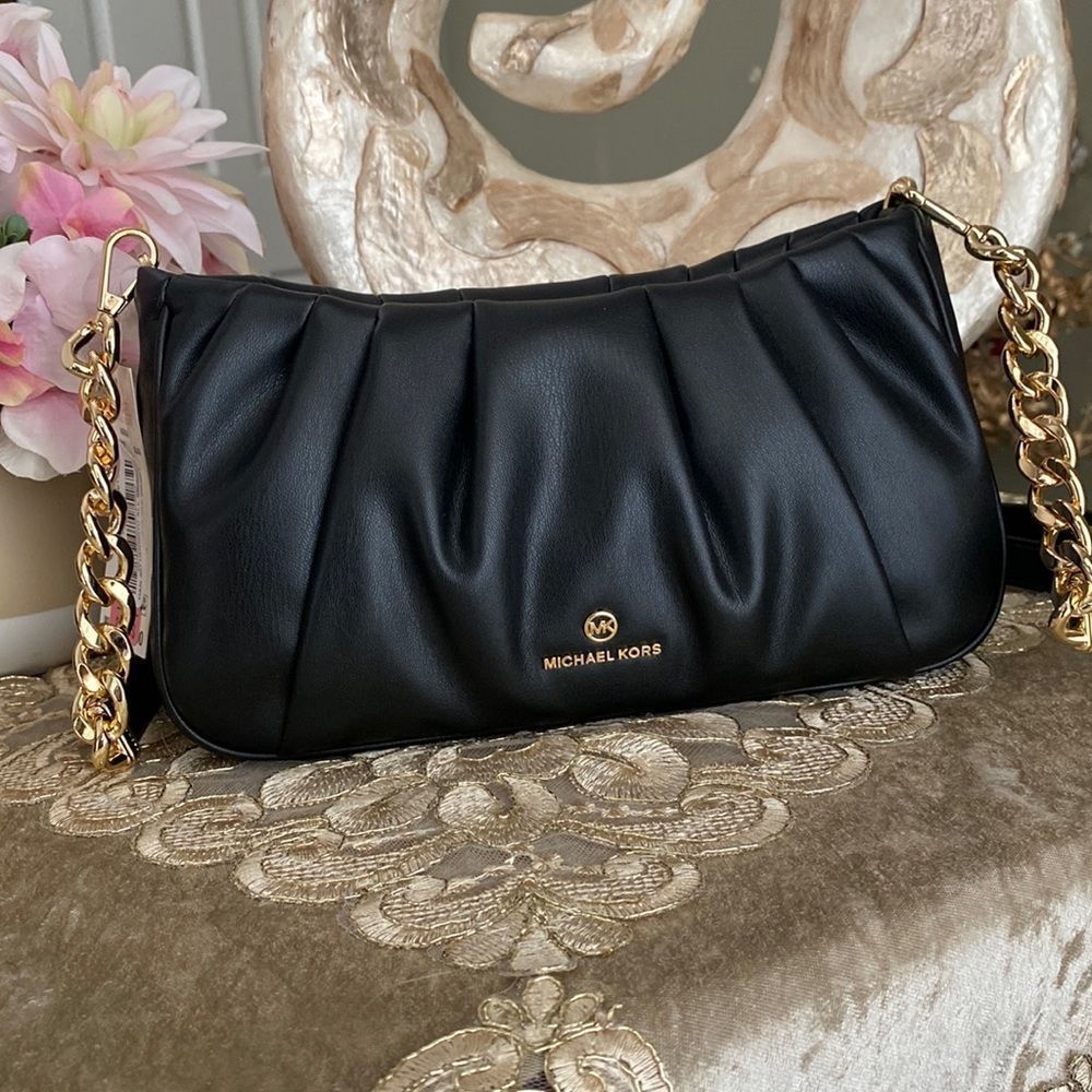 Michael Kors 🖤 crossbody - Picture 3 of 12